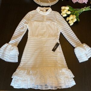 NWT Lulus white dress. Size medium color white